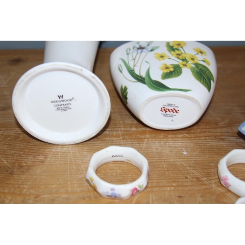 230 - MISC QUANTITY OF CHINA TO INCLUDE SPODE POSY AND WEDGWOOD VASE