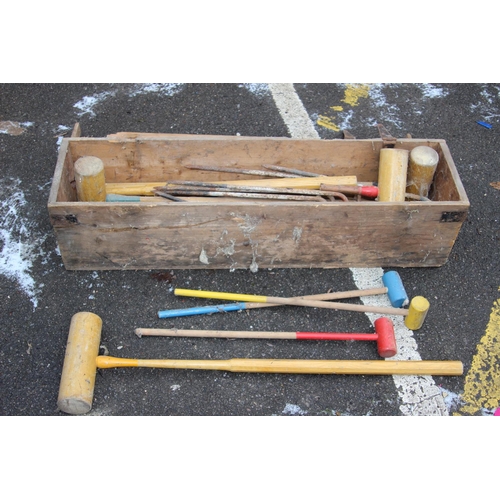 255 - VINTAGE CROQUET SET - SIGNS OF WOODWORM