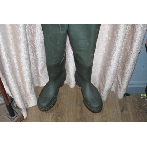 269 - BARBOUR WADERS SIZE LARGE