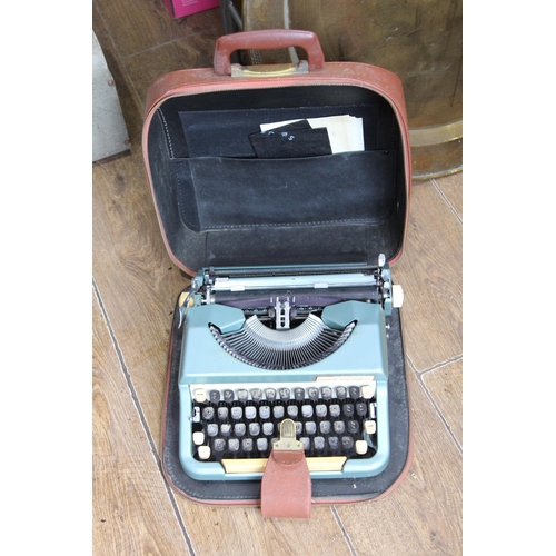 273 - IMPERIAL TYPE WRITER