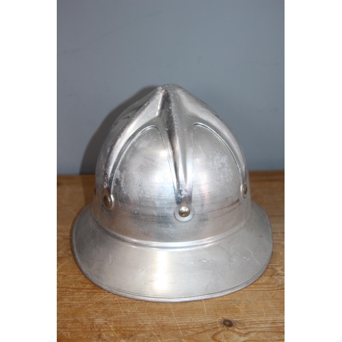 298 - RARE VINTAGE EASTERN EUROPEAN STROJOSERVIS FIRE FIGHTER HELMET