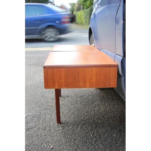 42 - PAIR OF G PLAN BEDSIDE TABLES
50 X 43 X 52CM THESE HAVE NO BACK LEGS