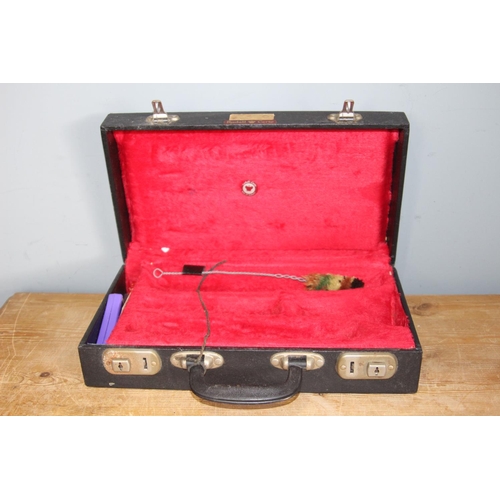 428 - GUN CLEANING CASE
38CM ACROSS