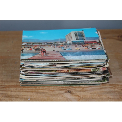 441 - QUANTITY OF POSTCARDS