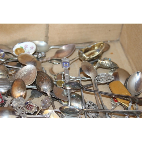 462 - BOX OF COMMEMORATIVE SPOONS INCLUDING WHITE METAL AND SILVER