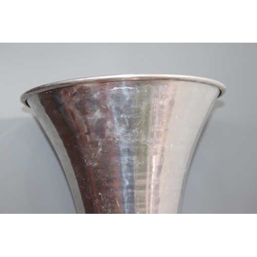 467 - LARGE METAL URN VASE
65CM HIGH