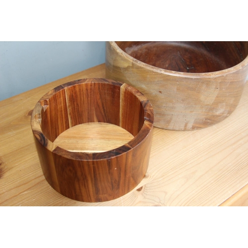 519 - 2 X TREEN BOWLS
29 X 13CM