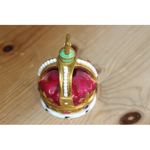 556 - ROYAL WORCESTER CROWN
7CM