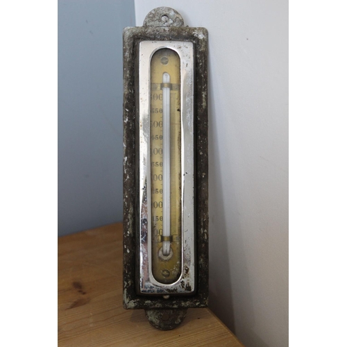 575 - VINTAGE STEAM LOCOMOTIVE THERMOMETER 
35 X 9.5CM