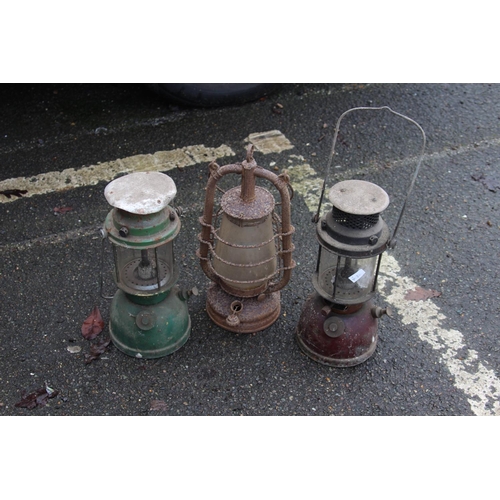 58 - HURRICANE LAMPS