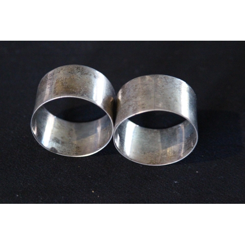 647 - PAIR OF NAPKIN RINGS - LONDON 1918 - JOSIAH WILLIAMS AND CO - 66grams