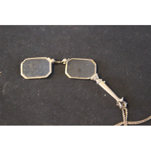 652 - LORGNETTE - 800 SILVER 32grams INCLUDING GLASS