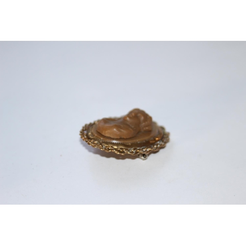 664 - PROFILE BROOCH