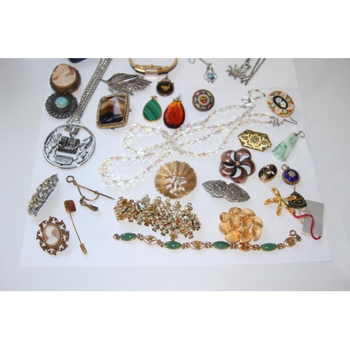 666 - QUANTITY OF VINTAGE COSTUME JEWELLERY ETC