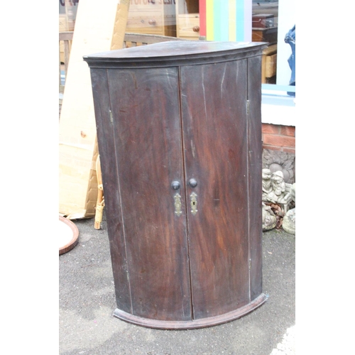 7 - GEORGIAN CORNER CUPBOARD
66 X 107 X 45CM