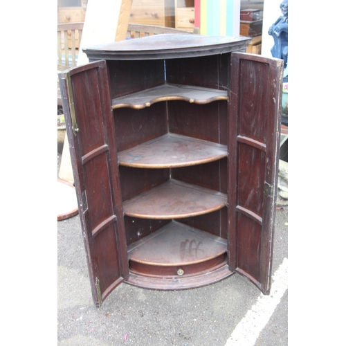 7 - GEORGIAN CORNER CUPBOARD
66 X 107 X 45CM