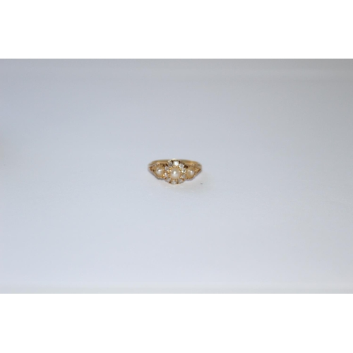 701 - VINTAGE 18CT GOLD PEARL AND DIAMOND RING - SIZE M - 3.63GRAMS