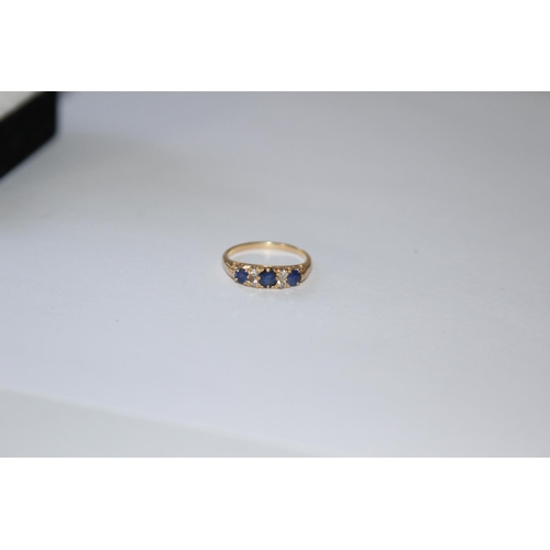 708 - VINTAGE 18CT GOLD DIAMOND AND CEYLON SAPPHIRE RING 2.97GRAMS