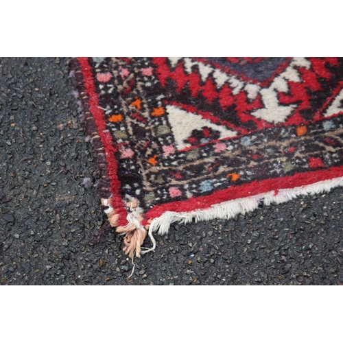 85 - VINTAGE MIDDLE EASTERN RUG
50 X 160CM