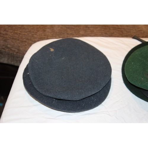 389 - QUANTITY OF 10 MILITARY BERETS