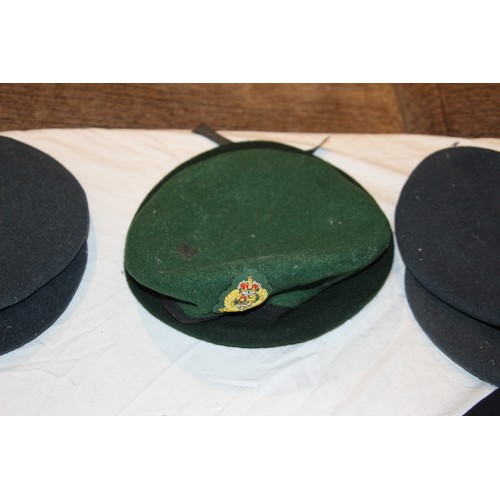 389 - QUANTITY OF 10 MILITARY BERETS