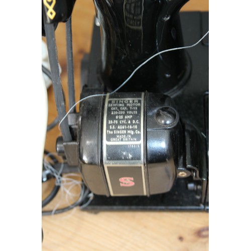 267 - 222k SINGER SEWING MACHINE