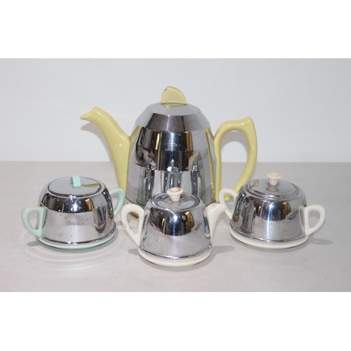 437 - RETRO TEASET