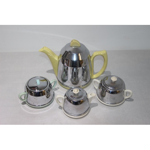 437 - RETRO TEASET