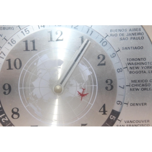 438 - VERICHRON QUARTZ WORLD CLOCK