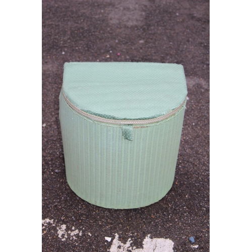 45 - VINTAGE LLOYD LOOM LAUNDRY BASKET
41CM X 41CM