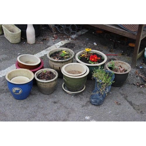 55 - QUANTITY OF GARDEN POTS