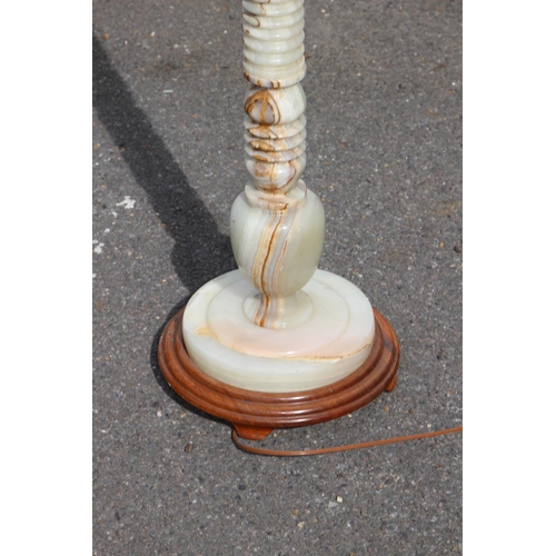 33 - MARBLE STANDARD LAMP
187 X 29CM