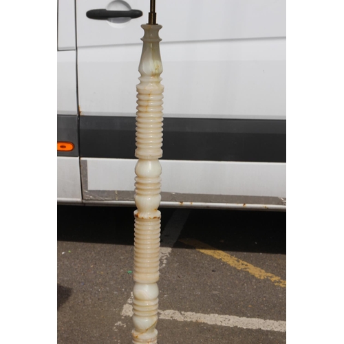 33 - MARBLE STANDARD LAMP
187 X 29CM