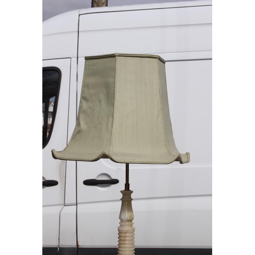 33 - MARBLE STANDARD LAMP
187 X 29CM