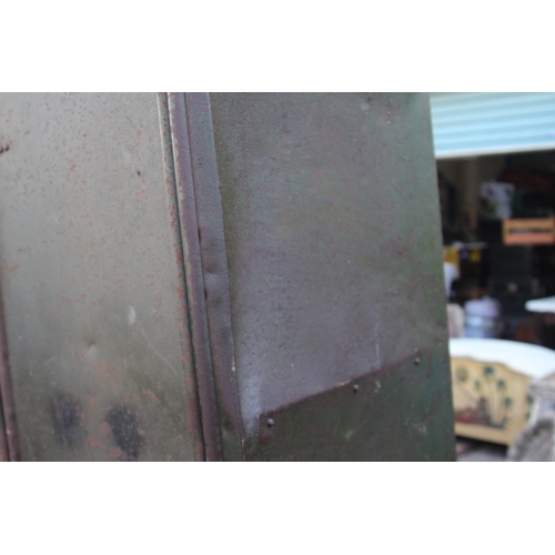 38 - INDUSTRIAL METAL LOCKER 
46 X 47 X 194CM