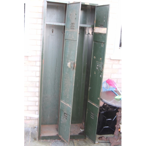 39 - PAIR OF INDUSTRIAL LOCKERS
31 X 31 X 183CM