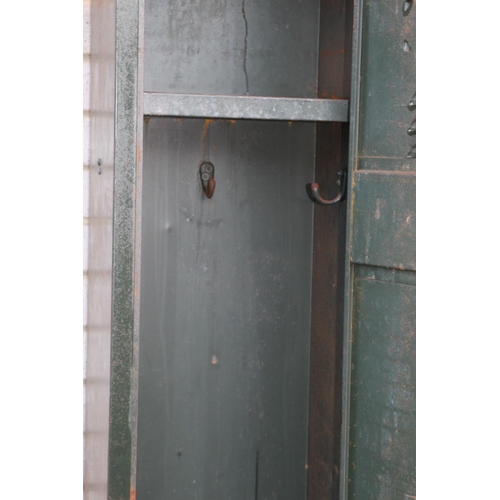 39 - PAIR OF INDUSTRIAL LOCKERS
31 X 31 X 183CM