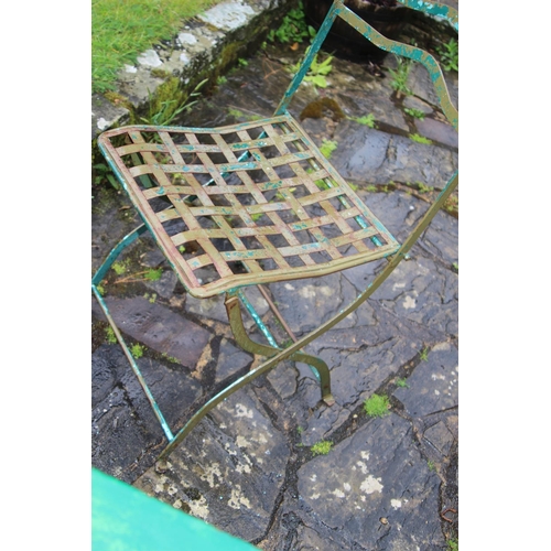 133 - VINTAGE IRON FOLDING TABLE AND PAIR OF CHAIRS
87 X 48 X 70CM