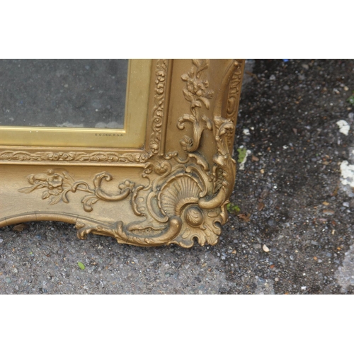 202 - ANTIQUE GILT PICTURE FRAME
71 X 63CM