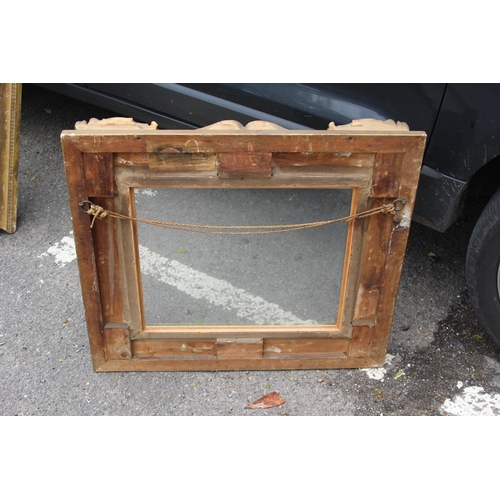 202 - ANTIQUE GILT PICTURE FRAME
71 X 63CM