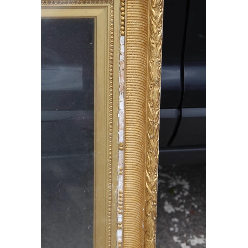 203 - ANTIQUE GILT PICTURE FRAME
90 X 66CM