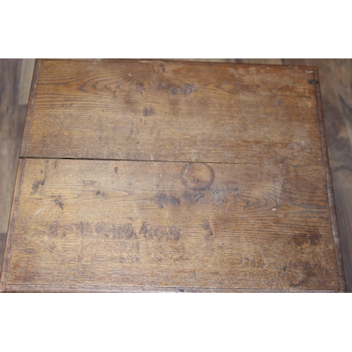 21 - ANTIQUE OAK SIDE UNIT
51 X 45 X 43CM