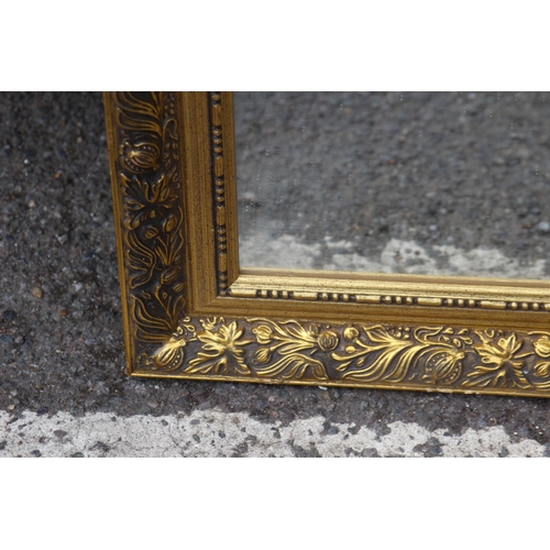 224 - GILT FRAMED MIRROR
42 X 63CM