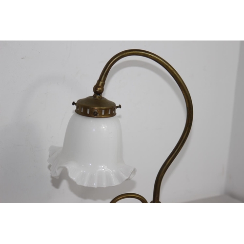 262 - VINTAGE BEDSIDE LAMP
36CM