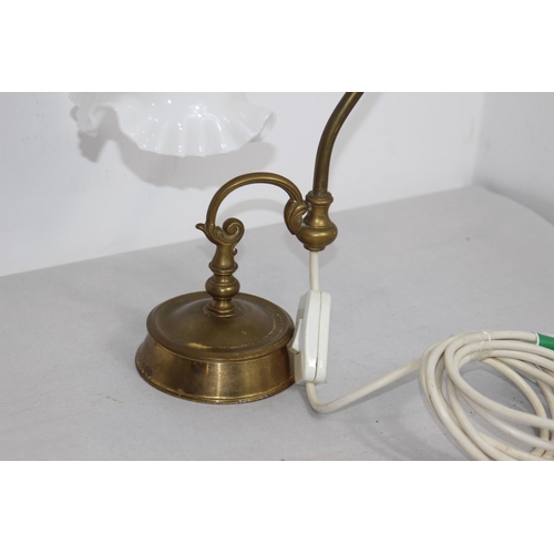 262 - VINTAGE BEDSIDE LAMP
36CM