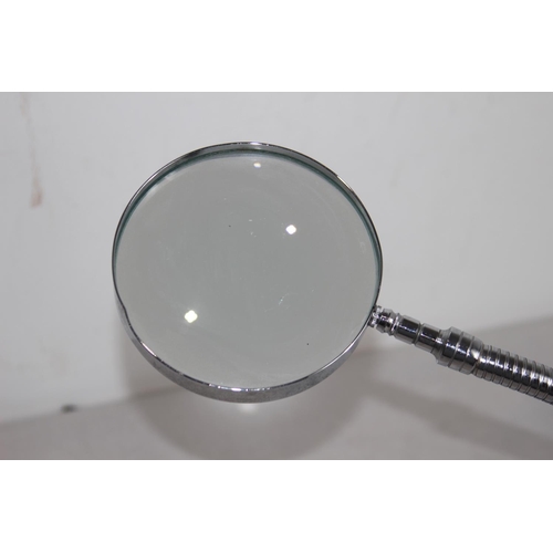 279 - MAGNIFYING GLASS ON STAND
47CM