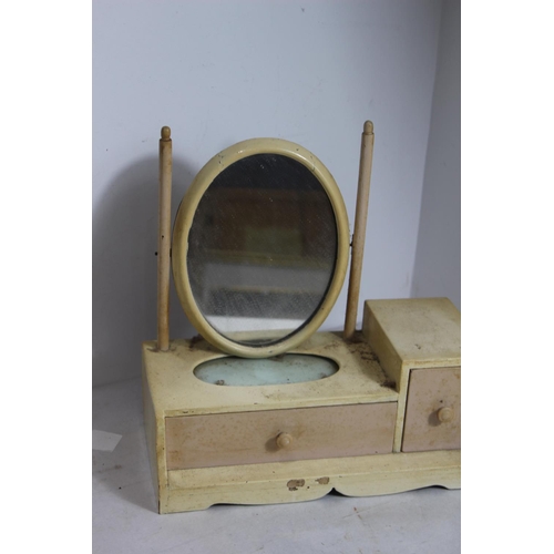 380 - VINTAGE DOLLS VANITY MIRROR SET