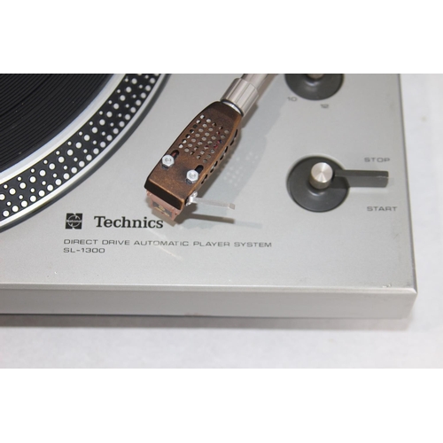 409 - TECHNICS TURN TABLE