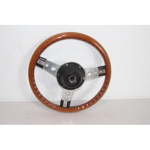 423 - RETRO GT STEERING WHEEL MOUNTENY 
34CM