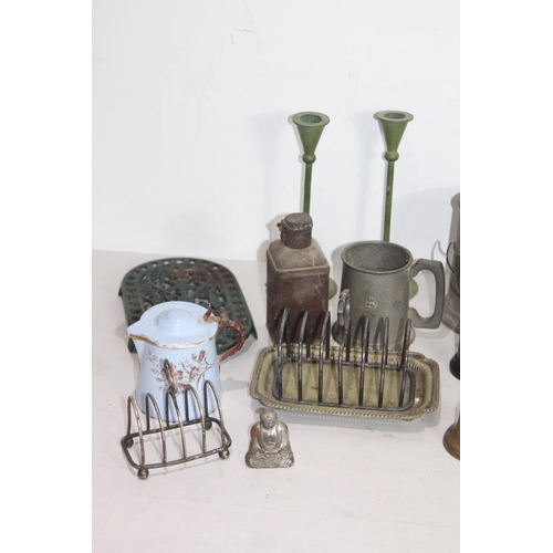 446 - LARGE QUANTITY OF METALWARE